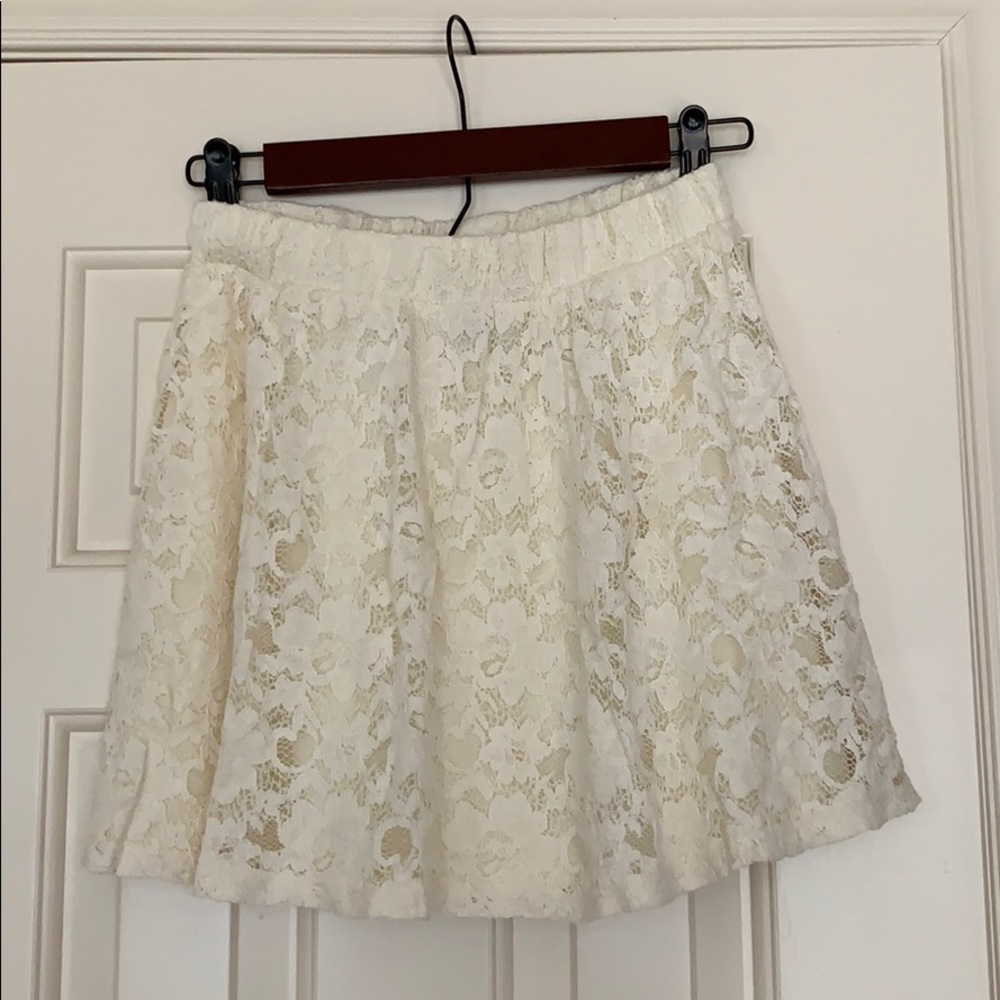 Lace skirt